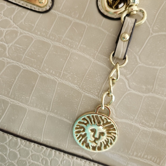Anne Klein Cream and Gold hardware Faux Alligator Shoulder bag in EUC! - Picture 5 of 15